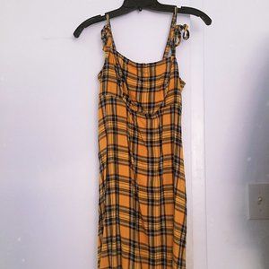 Hottopic- Mrs. yellow